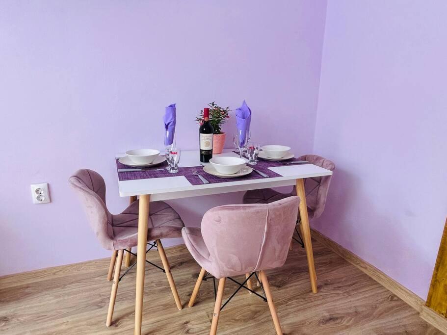 Lavender Luxury Apartment Oradea Exterior foto