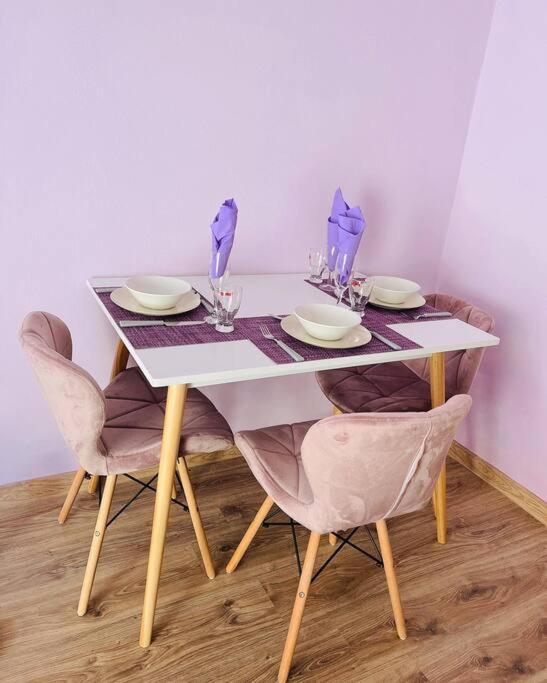 Lavender Luxury Apartment Oradea Exterior foto